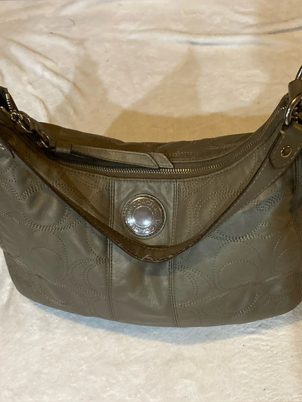 AUTHENTIC VINTAGE COACH MADISON STITCHED SIGNATURE METALLIC LEATHER HOBO (2012)